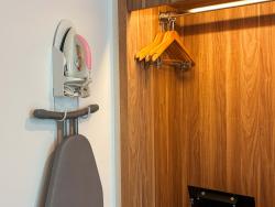 iron_ironing_board_img